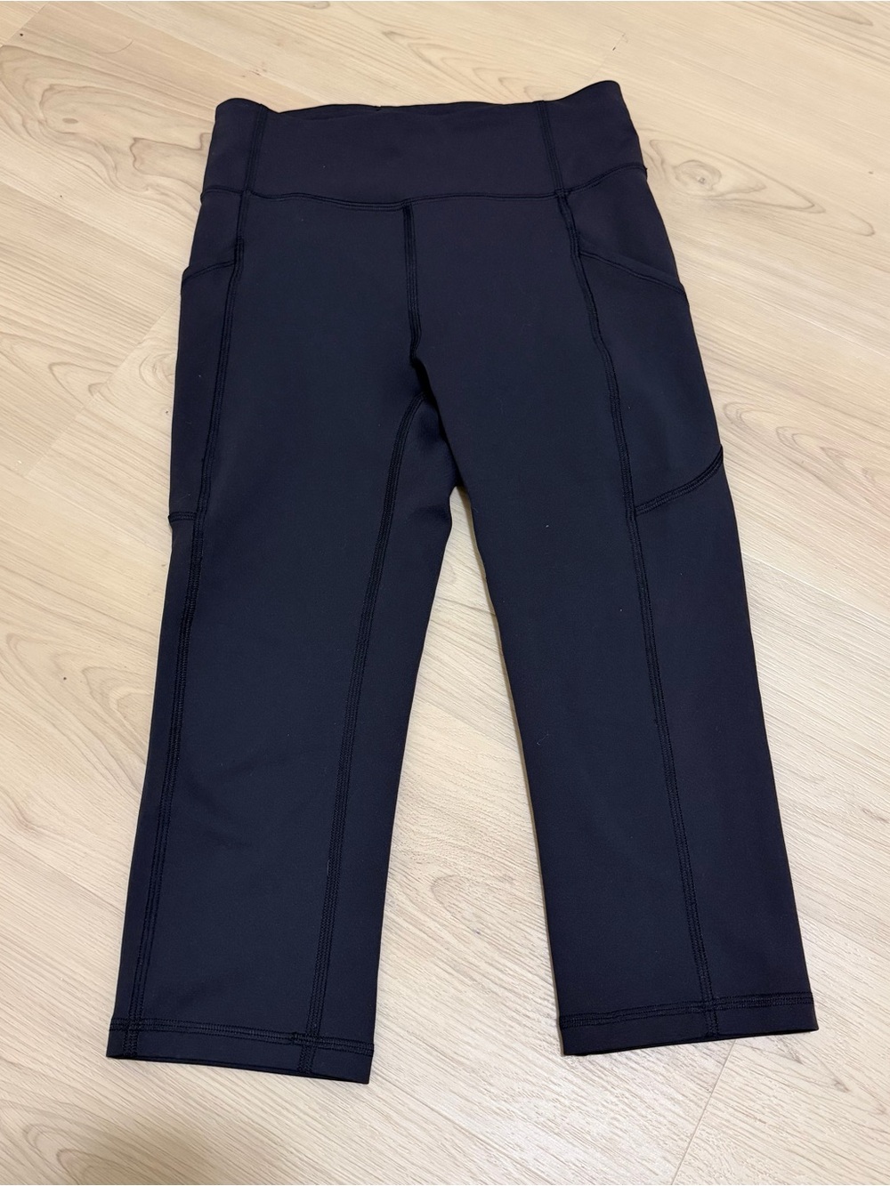 Lululemon Black Capri Leggings - Picture 5 of 7